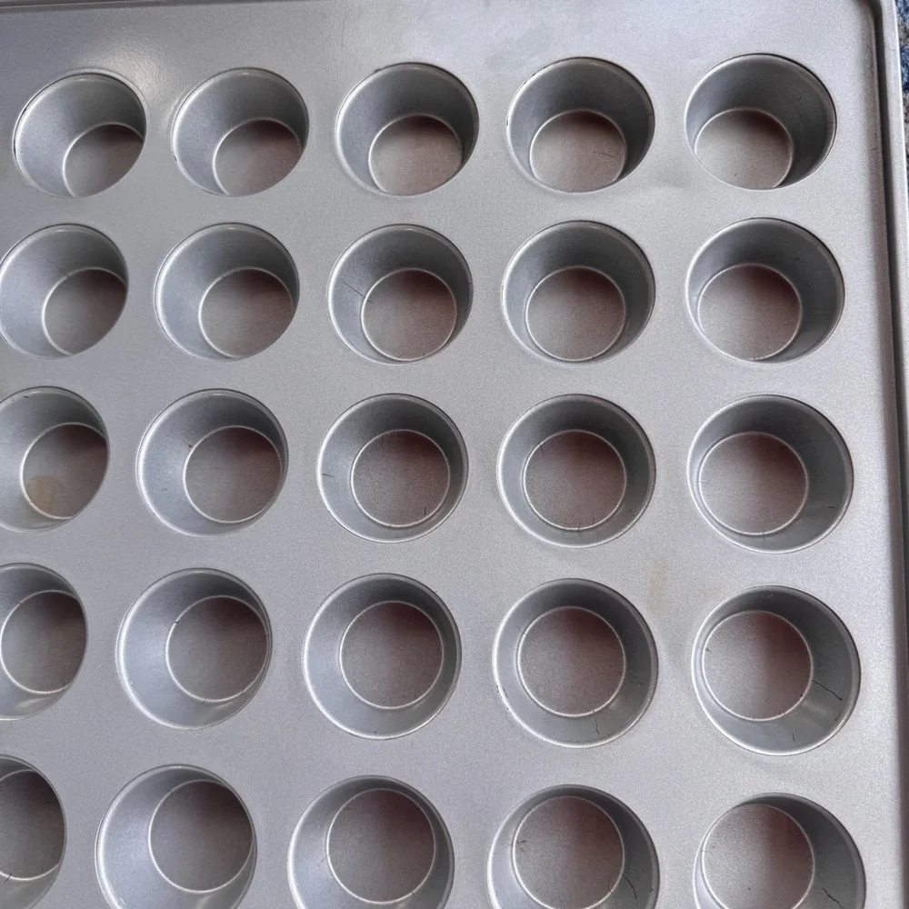 Baker’s Best‎ Bake More Bakeware 48 Cavity Mini Muffin Pan #2105-1361